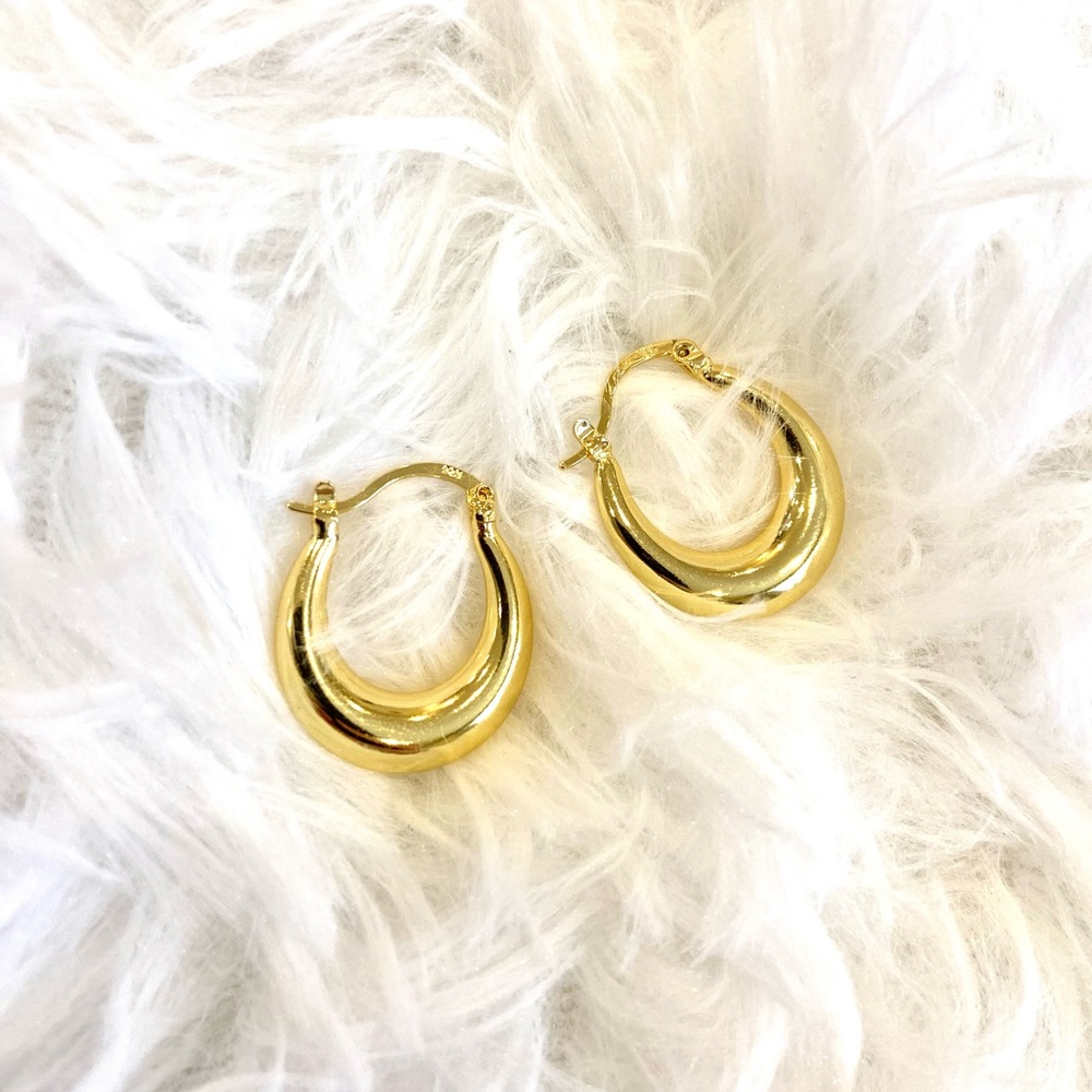 Minimalist Golden-colour Oval Hoop Earrings | 925 Sterling Silver Post